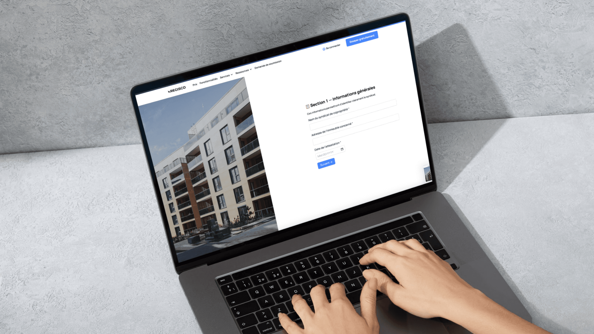 Outil d'attestation Regisco sur un ordinateur portable